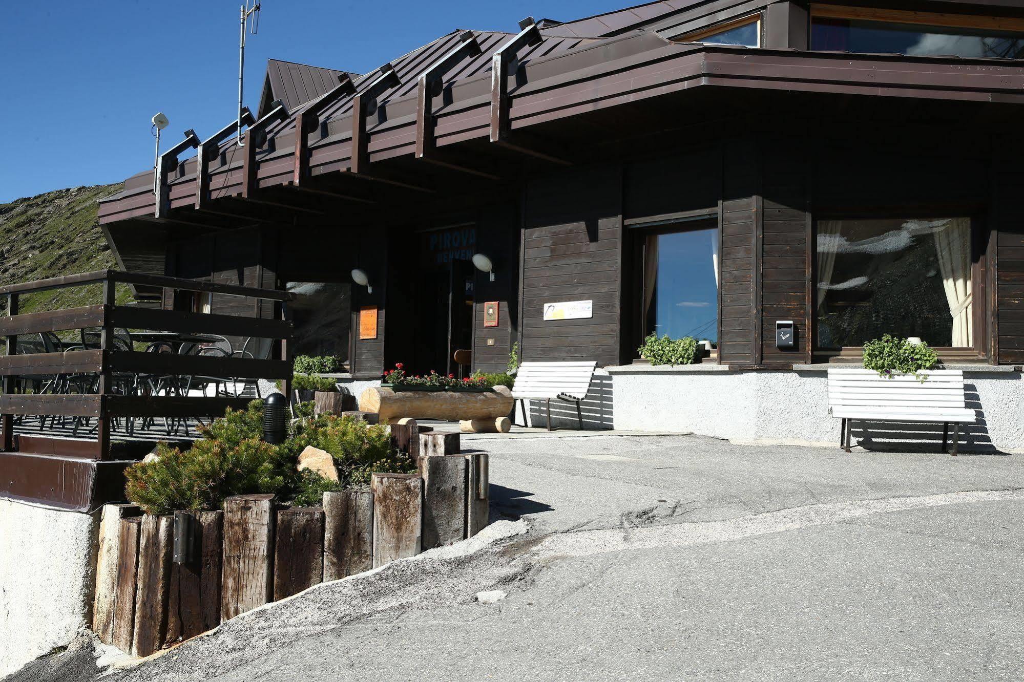 Albergo Quarto Pirovano Stilfspasset Eksteriør bilde