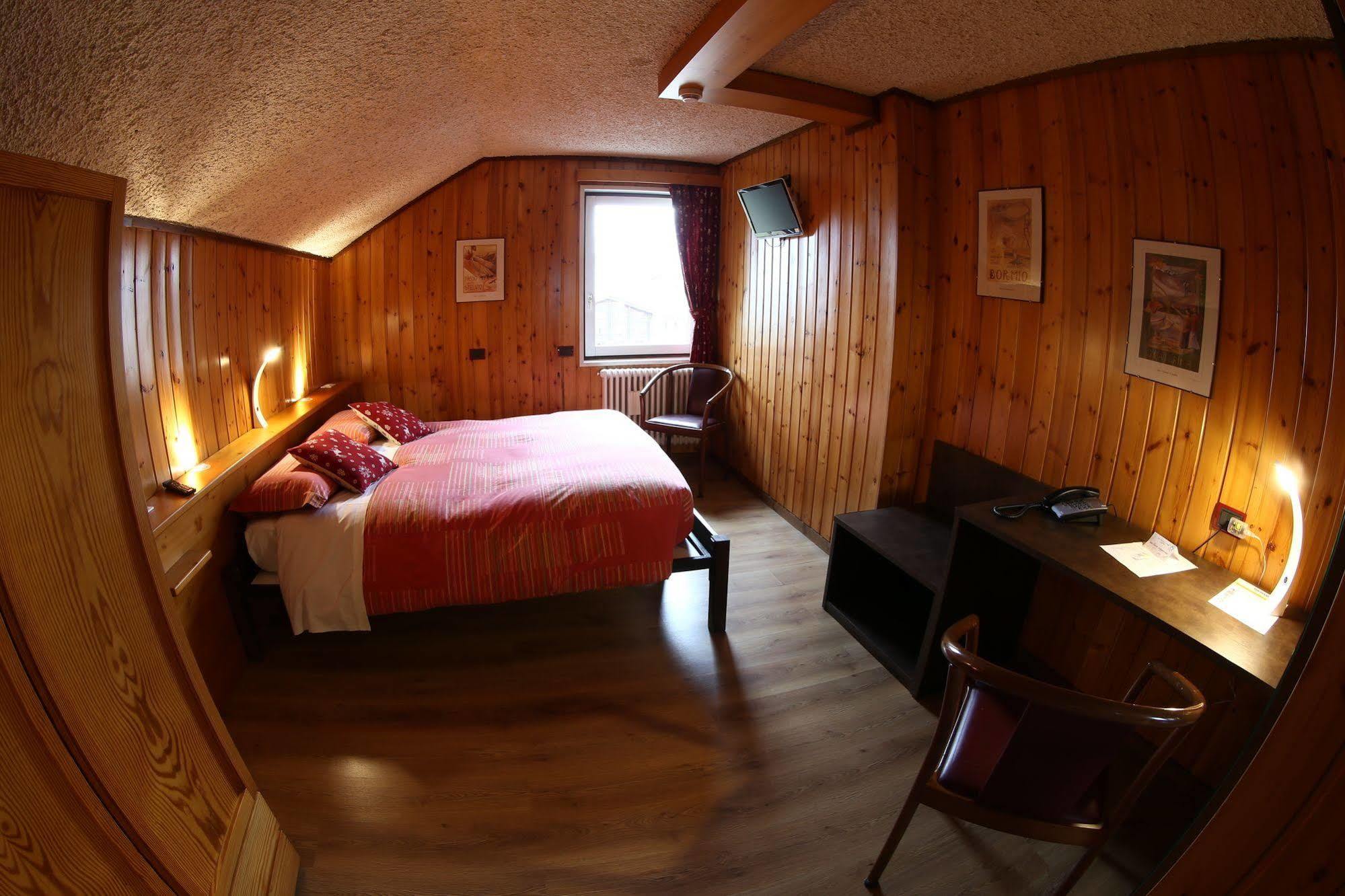 Albergo Quarto Pirovano Stilfspasset Eksteriør bilde